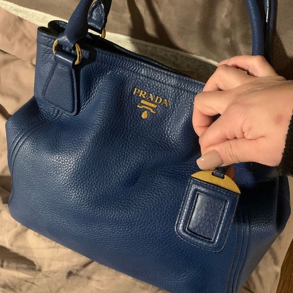 PRADA TOTE - Picture 2 of 4